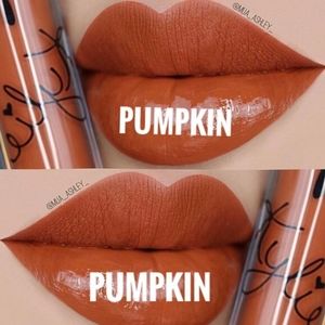 KYLIE lip kit Matte Liquid Lipstick & lip liner . Pumpkin